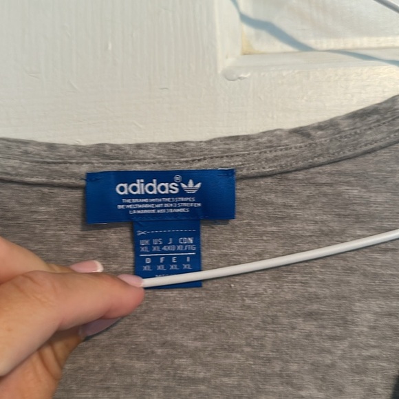 Adidas Women’s grey tshirt size XL - Picture 5 of 5